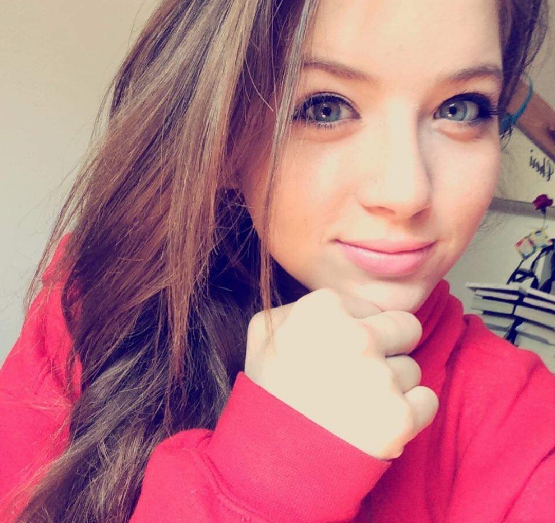 Shaelee red top