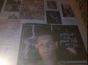 gamin mate le vieux en branle