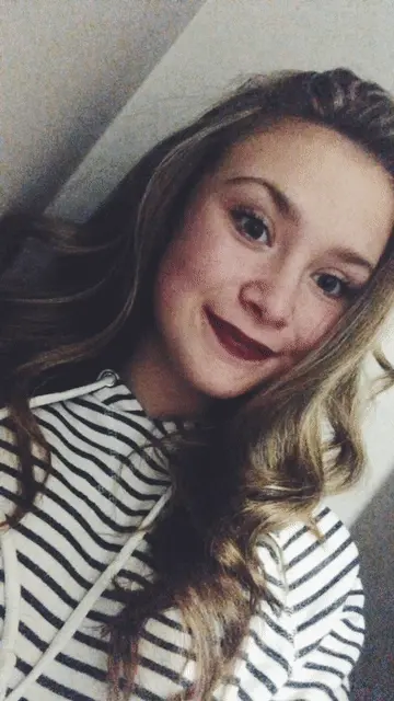 slutty teen winking at you ;)