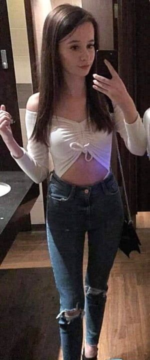 tight teen mirror selfie