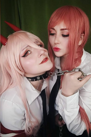 Makima making Power her dog