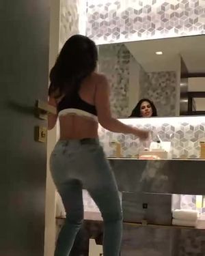 JEANS VIDEO CLIP 00001