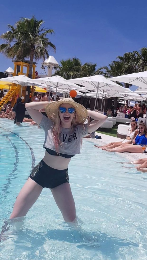 water park hottie
