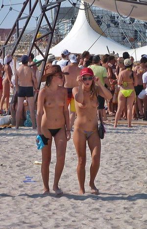 Topless beach babes