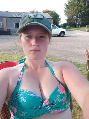 slut want to be covered in your cum