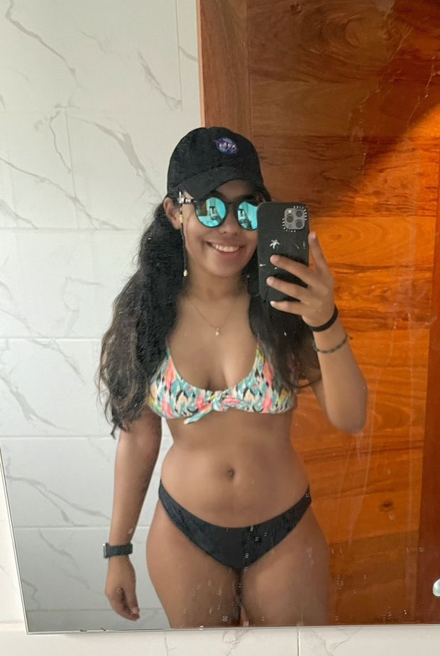 mirror selfie in bikini