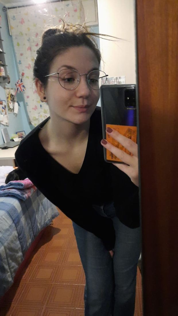 cute mirror selfie