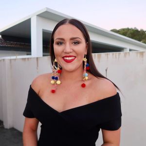 cover this slut's face in cum