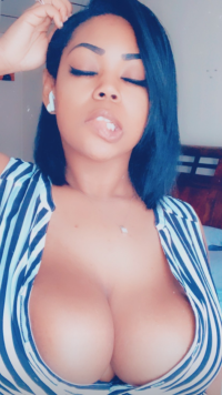 Blood.h0ney and her Beautiful Cleavage