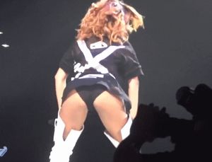 rihanna slut twerk