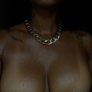 LaNisha Cole tanlines