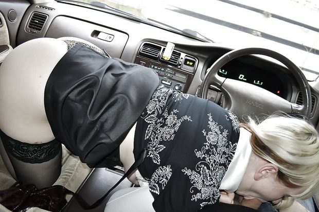 slut sucks cock in the car