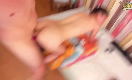 Il encule sa copine devant sa webcam et elle le suce avec sa gorge profonde