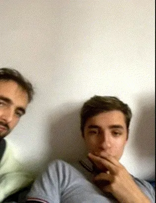 il montre sa bite à un mec en cam