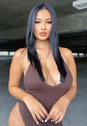 Big natural boobs cleavage