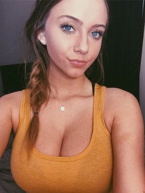 Jenny Slatt great cleavage
