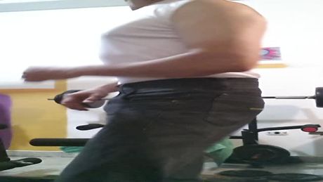 Baile sensual y erotico masturbandose hasta eyacular.