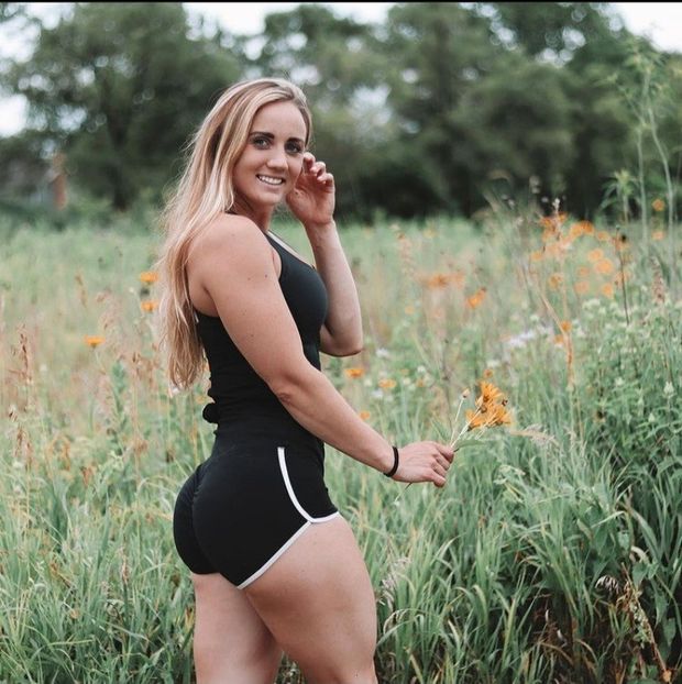 She is gorgeous and her ass is so amazing!