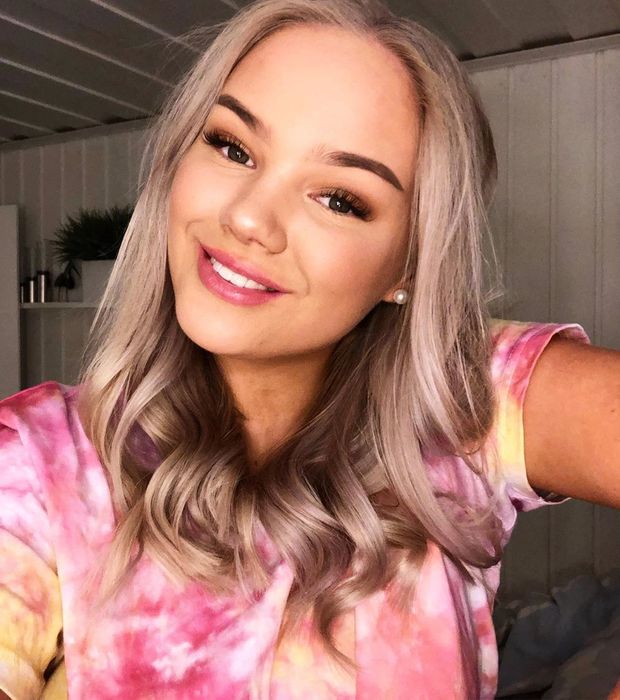 for cum tribute