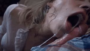 she knows how to kiss the cock