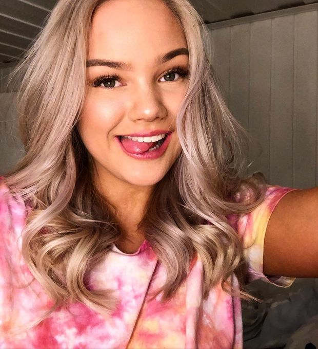 cute slut needs cum