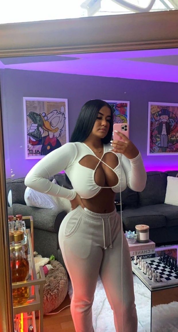 Thick Selfie