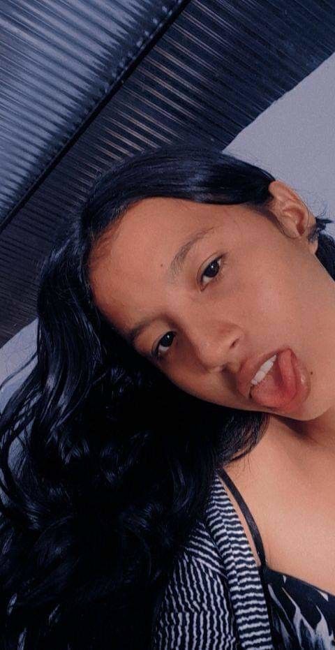 Carita de inocente y boquita de chupa verga