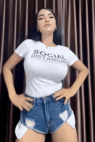 Yanisa Samohom