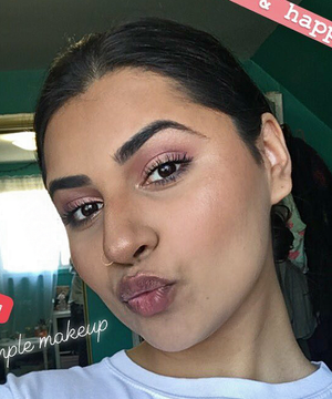 Khizra cute selfie lips