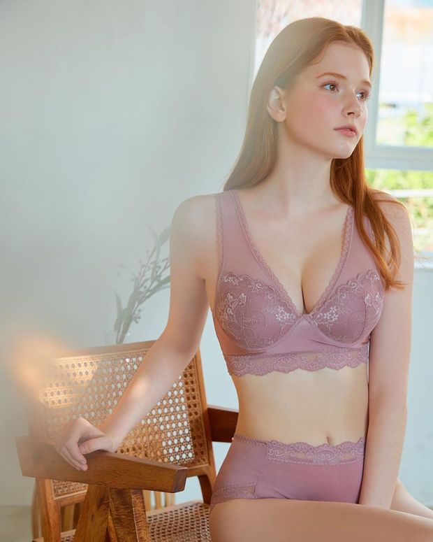 Katya Sitak bra