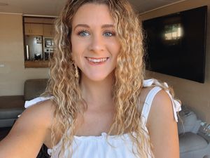 curly blonde hair selfie