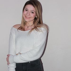 insanely cute blonde teen