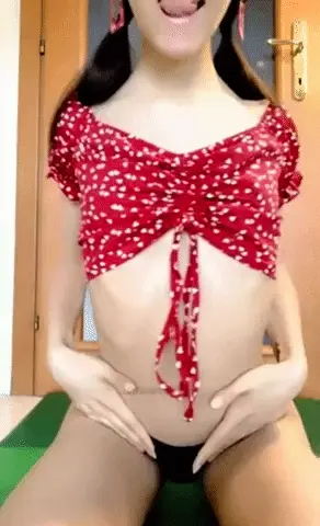 Hot teen show your titis