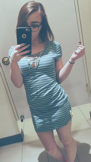 tight dress selfie