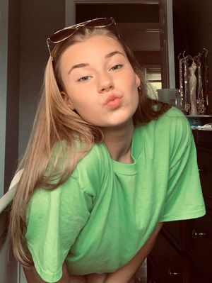 cute blonde teen selfie