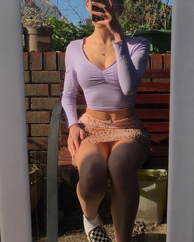 tight body selfie
