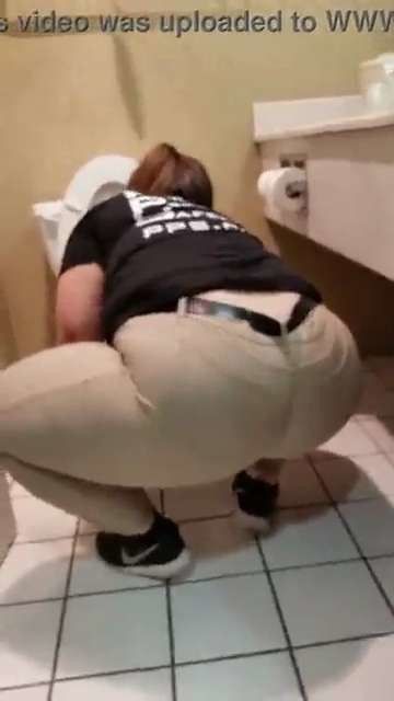 Bbw candid fat ass squats