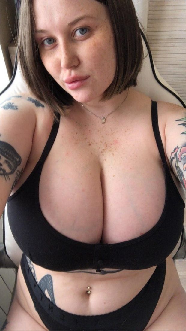 Spivi got big titties