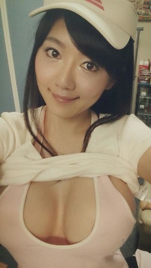 Pornstar jav miho ichiki, Nakama Azumi Selfie