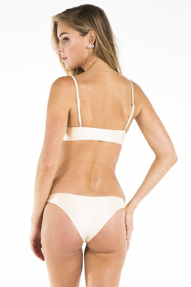 Elizabeth Turner bikini
