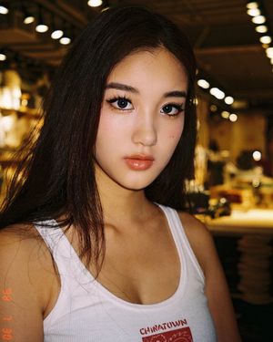 10/10 - Perfect face to skull-fuck her silly.