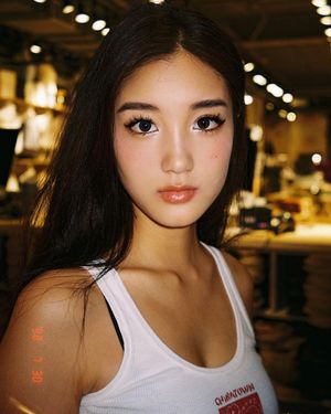 10/10 - Perfect face to skull-fuck her silly.