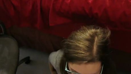 Nerdy gal likes that cum