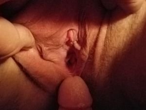 My wife sexy clit and pussy.