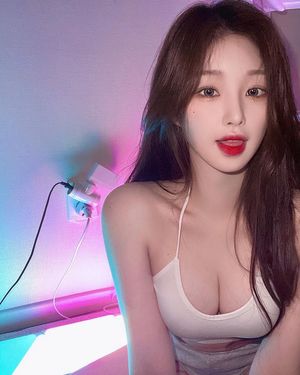 10/10 - Perfect face to skull-fuck her silly.