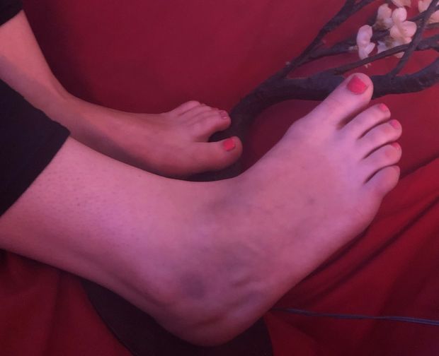 Worship her feet