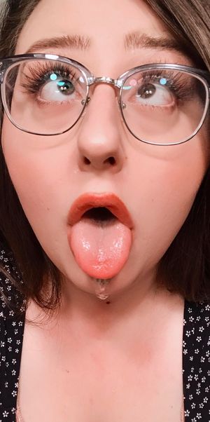 Clueless stupid whore