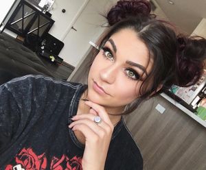 andrea russett