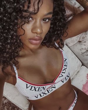 Scarlit Scandal selfie in her bra and panties