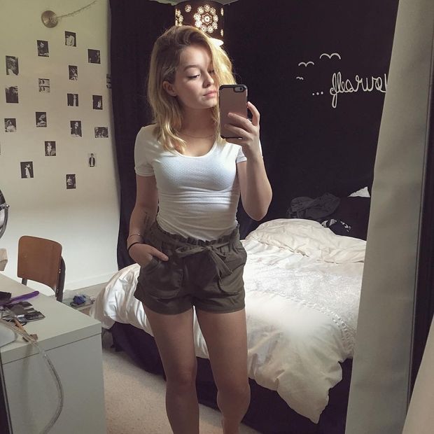 petite blonde teen mirror selfie